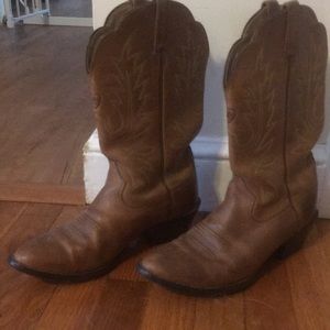 Brown ariat boots